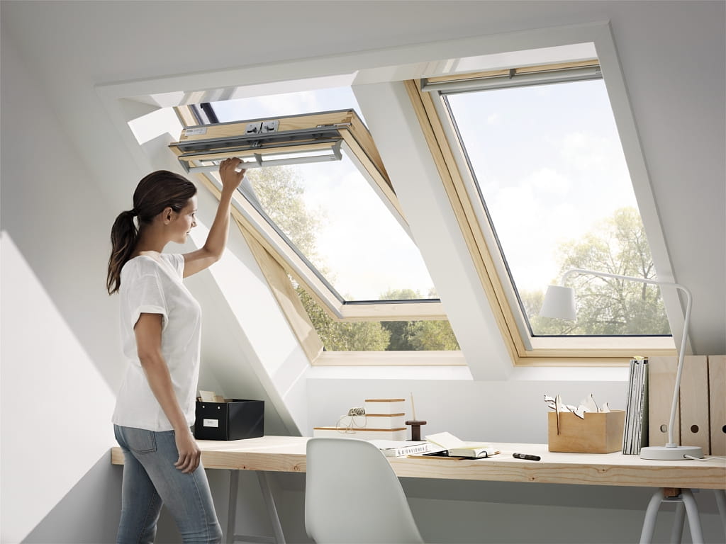 Krovni prozor sa središnjim ovjesom 78 x 118 cm - VELUX GGL MK06 3070